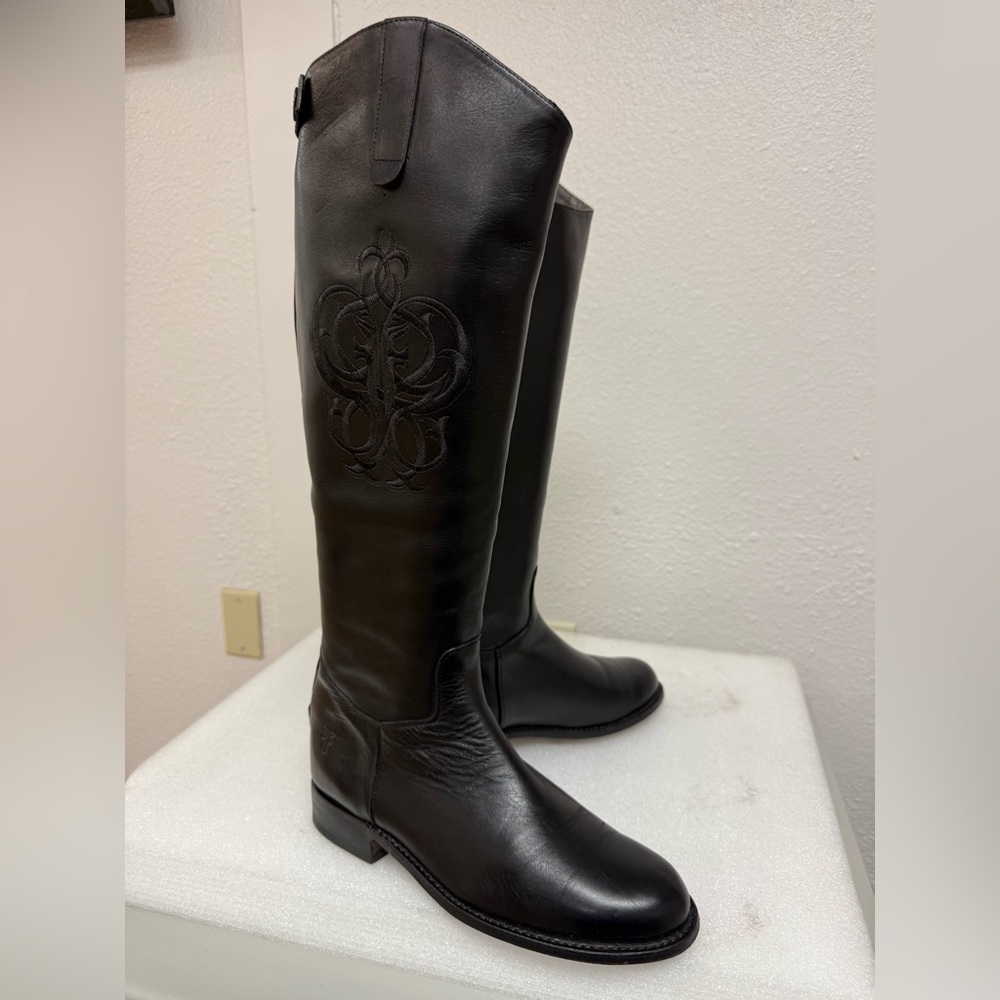 Beautiful Frye embroidered riding boots handmade in Spain size 10